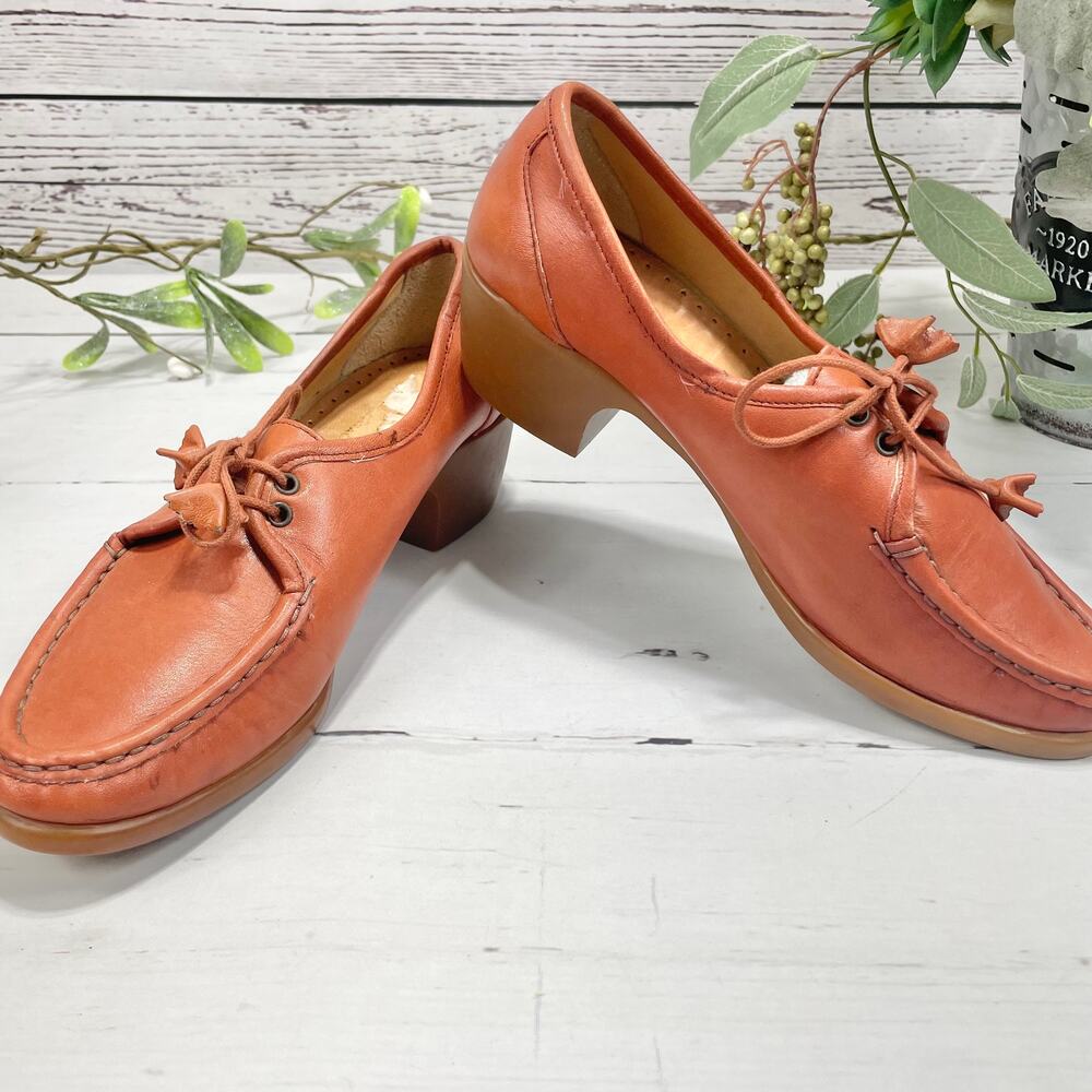 Vintage Clark Burnt Orange Moccasians with Rubber Sole Heel - Picture 8 of 12
